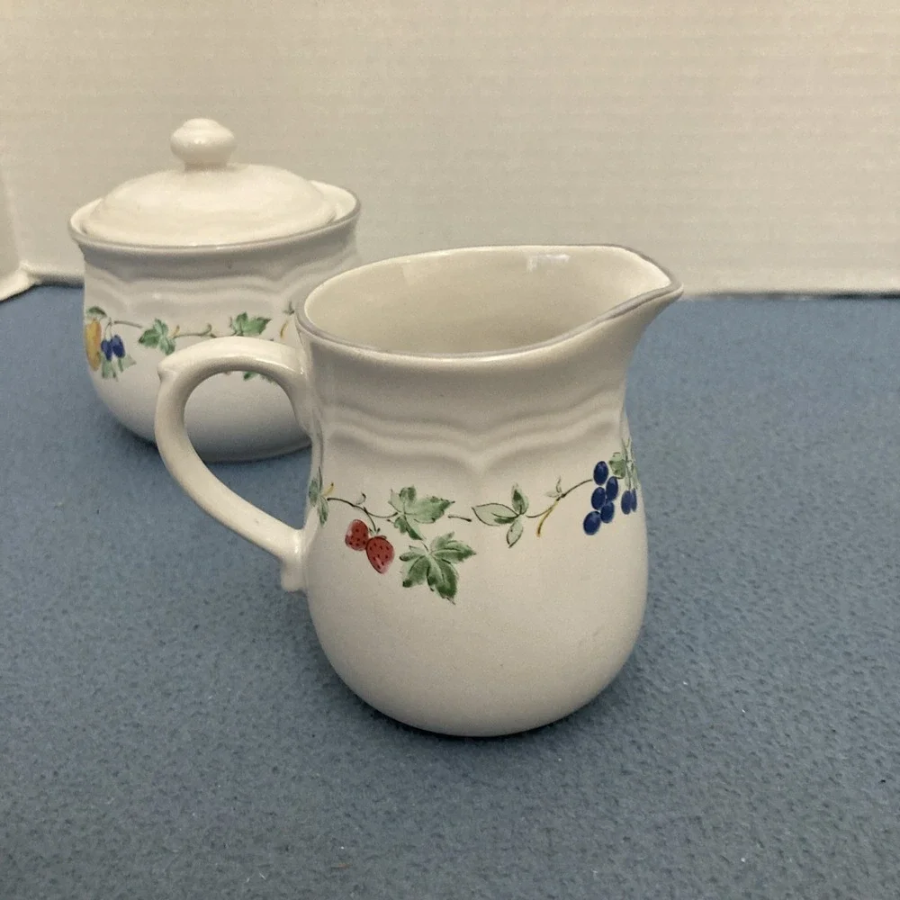 VTG‎ AMG Nanci Genuine Stoneware Multicolor Fruit Patterned Cream & Sugar Set